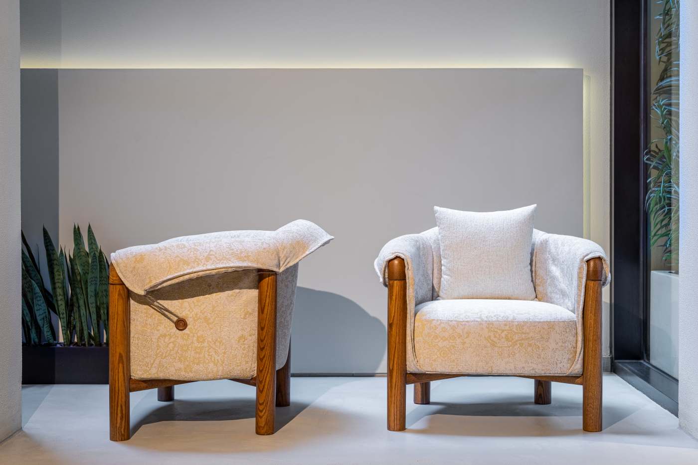 Nubi armchair
