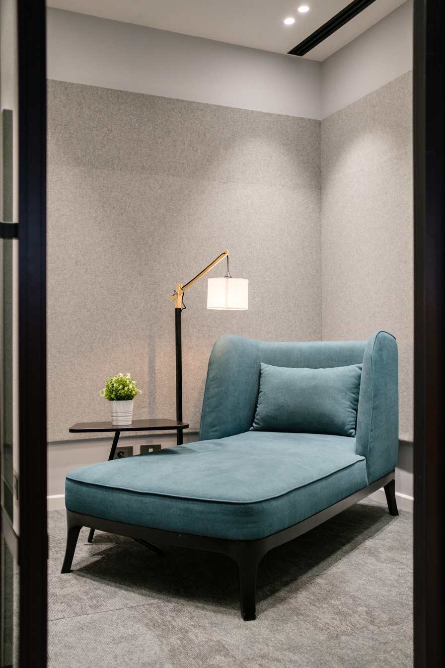 Claire lounge chair