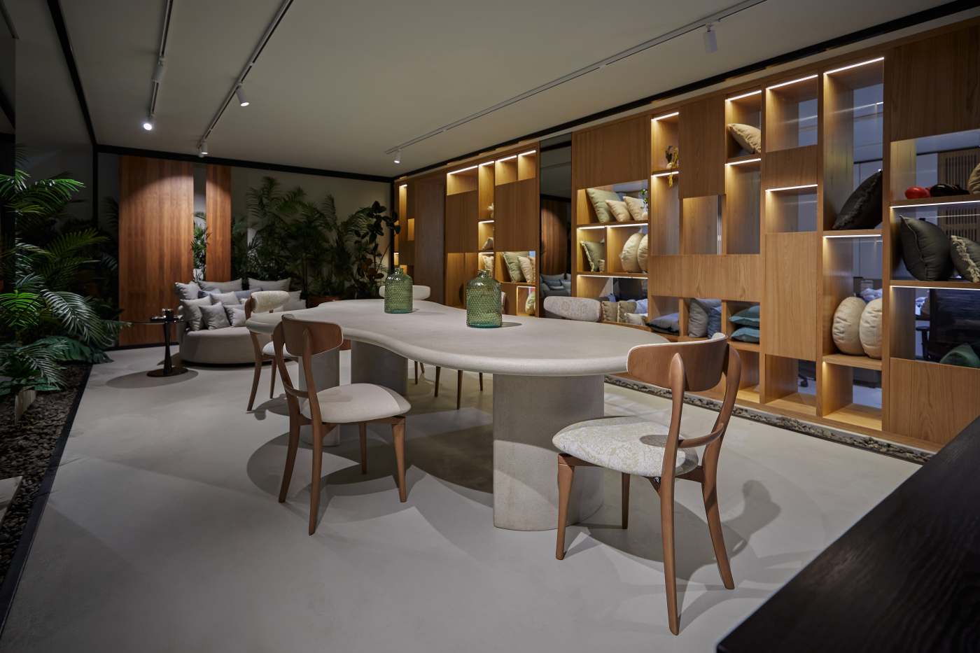 Sabina Dining Table
